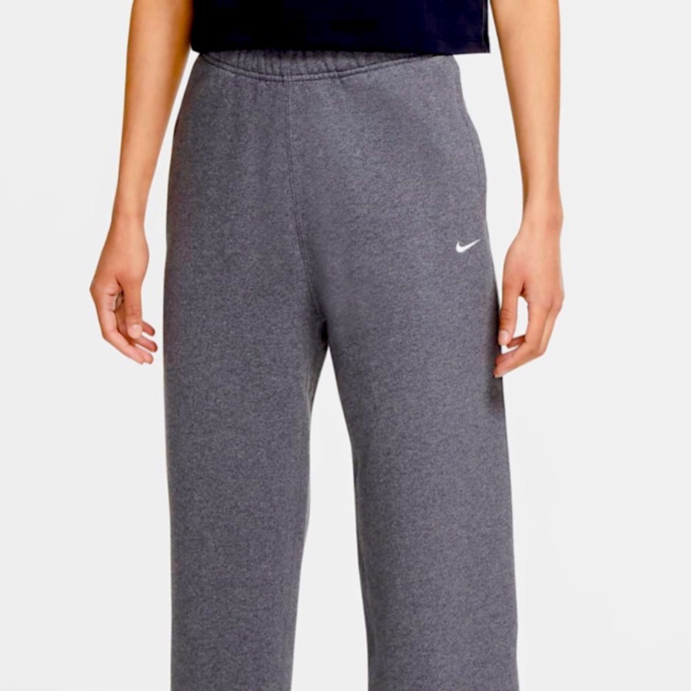 Women’s Nike jogger sweatpants